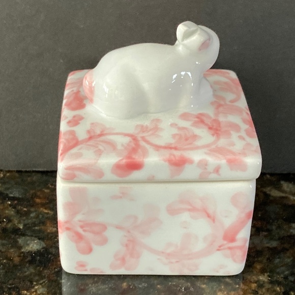 White Rabbit Top of Small Pink & White Trinket Box//Perfect For Spring & Easter - Picture 2 of 5